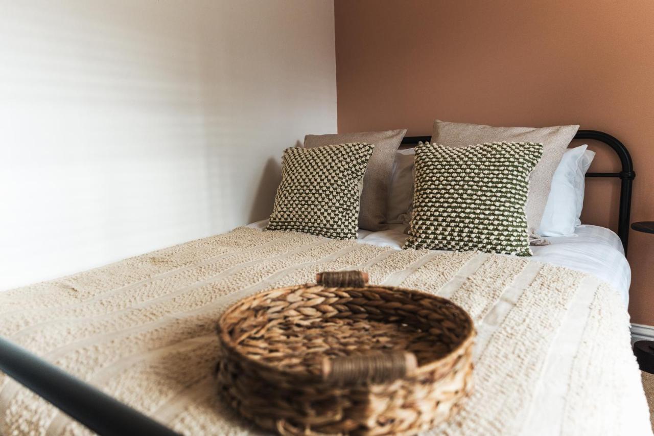 Wych Cottage, Striking 2 Bed, Parking, Ground Floor Flat - Step Free Сомертон Экстерьер фото