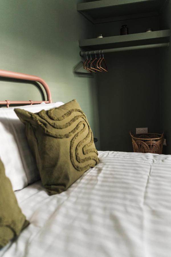 Wych Cottage, Striking 2 Bed, Parking, Ground Floor Flat - Step Free Сомертон Экстерьер фото