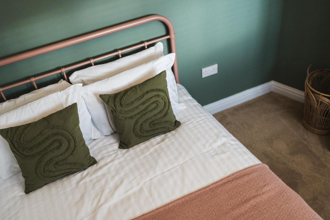 Wych Cottage, Striking 2 Bed, Parking, Ground Floor Flat - Step Free Сомертон Экстерьер фото